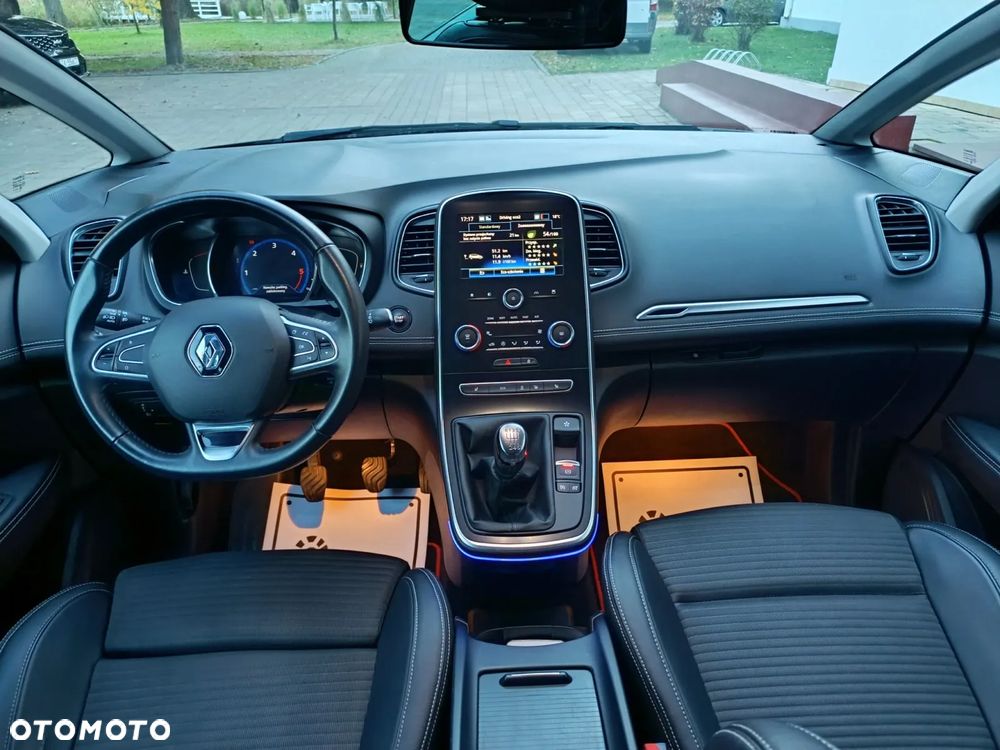 Renault Grand Scenic BLUE dCi 120 BLACK EDITION - 25