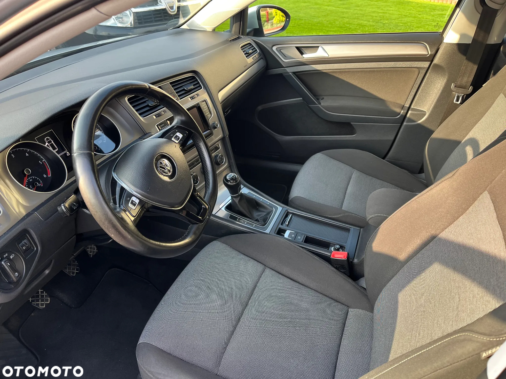 Volkswagen Golf 1.6 TDI BlueMotion Technology Comfortline - 13