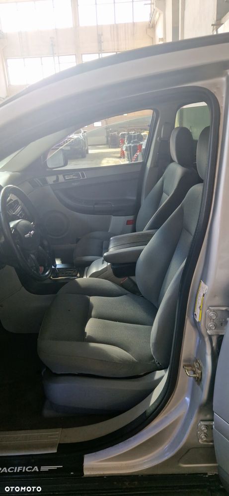 Chrysler Pacifica - 5