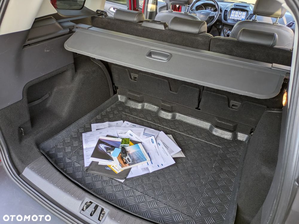 Ford Kuga 1.5 EcoBoost 2x4 Titanium - 37