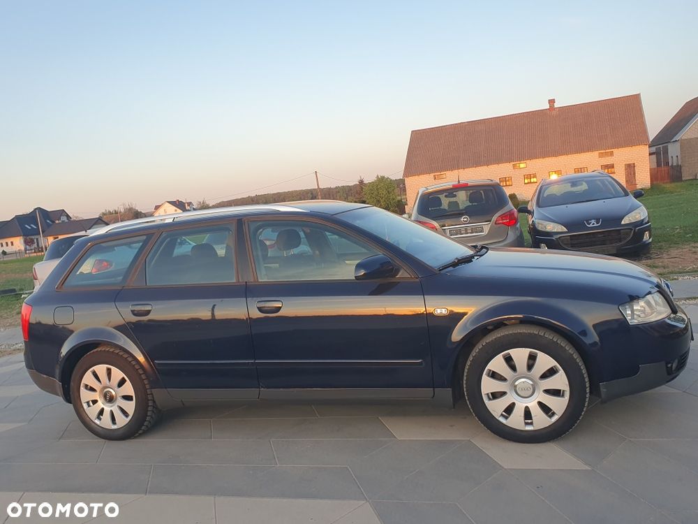 Audi A4 Limousine - 8