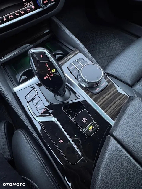 BMW Seria 5 520d Efficient Dynamics Luxury Line - 24