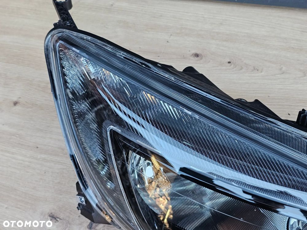 LAMPA PRAWA PRZEDNIA PRAWY PRZÓD OPEL ASTRA J CIEMNA !!!Z LED!!! 100% OK EUROPA BARDZO ŁADNA - 10
