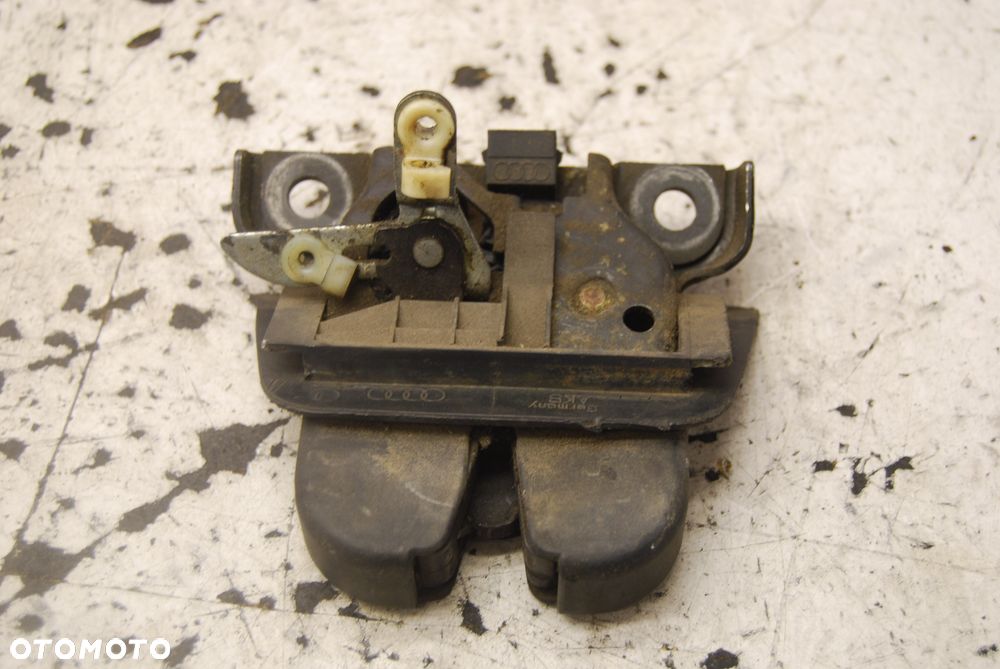 ZAMEK KLAPY BAGAŻNIKA TYŁ TYLNY 4B9827505E AUDI A6 C5 KOMBI 4B9827520 - 3
