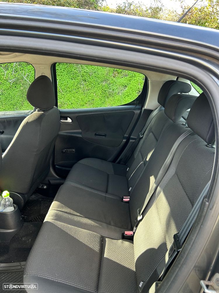 Peugeot 207 1.4 16V SE Millesim 200 Anos - 7