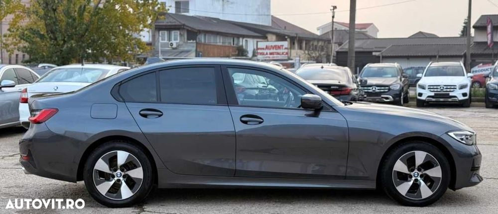 BMW Seria 3 320i AT - 10