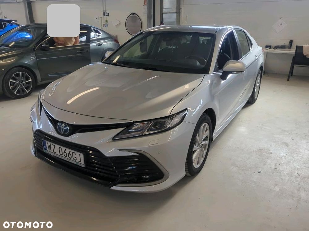 Toyota Camry - 1