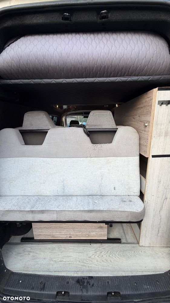 Volkswagen T5 - 22