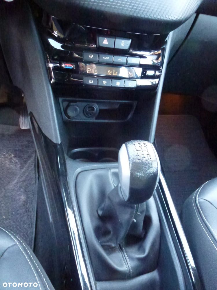 Peugeot 2008 BlueHDi 100 STOP & START Style - 13