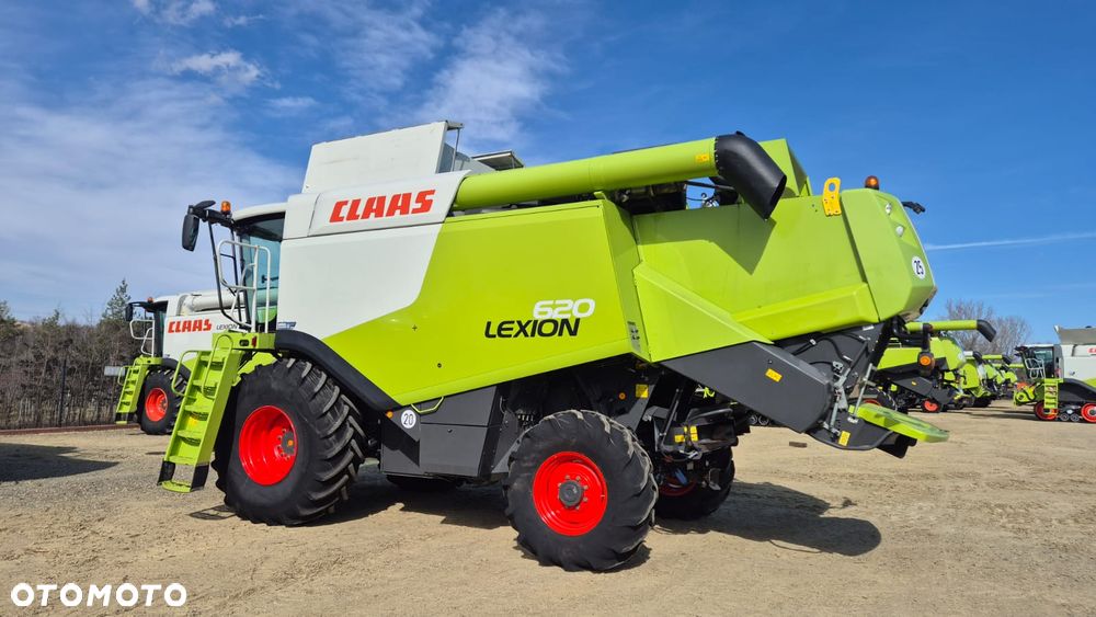 Claas Lexion 620 z hederem - 2