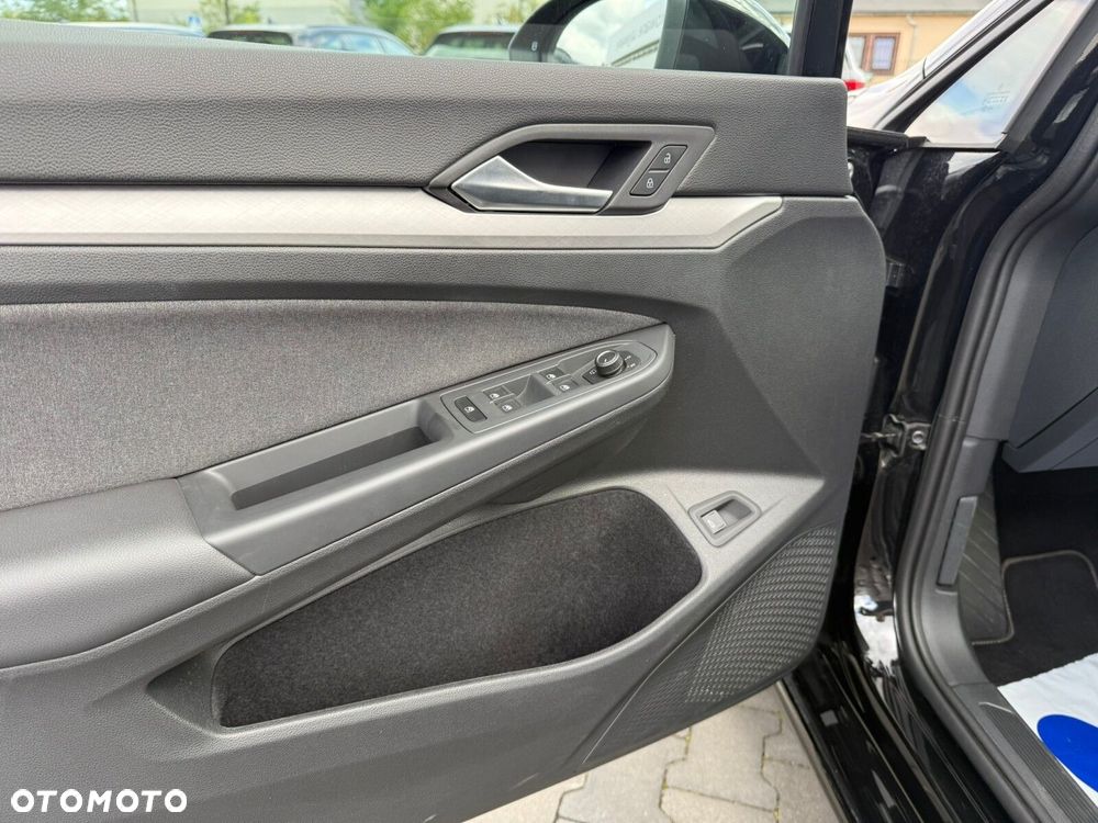 Volkswagen Golf Variant 1.5 eTSI mHEV Life DSG - 13