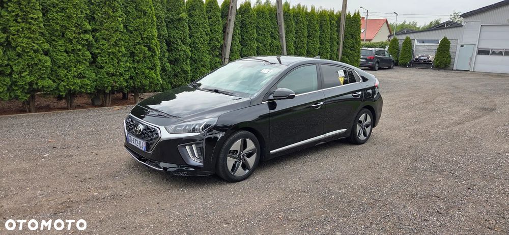Hyundai IONIQ - 3