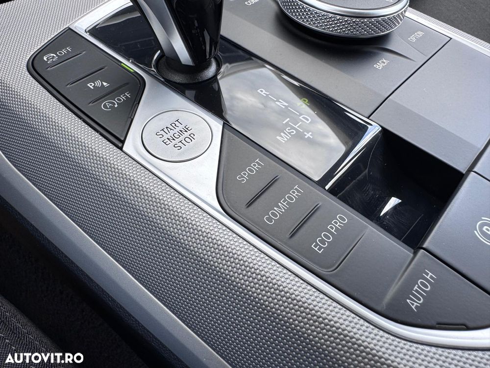 BMW Seria 3 320i AT - 26