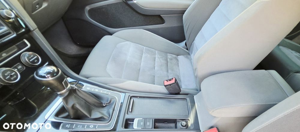 Volkswagen Golf - 9