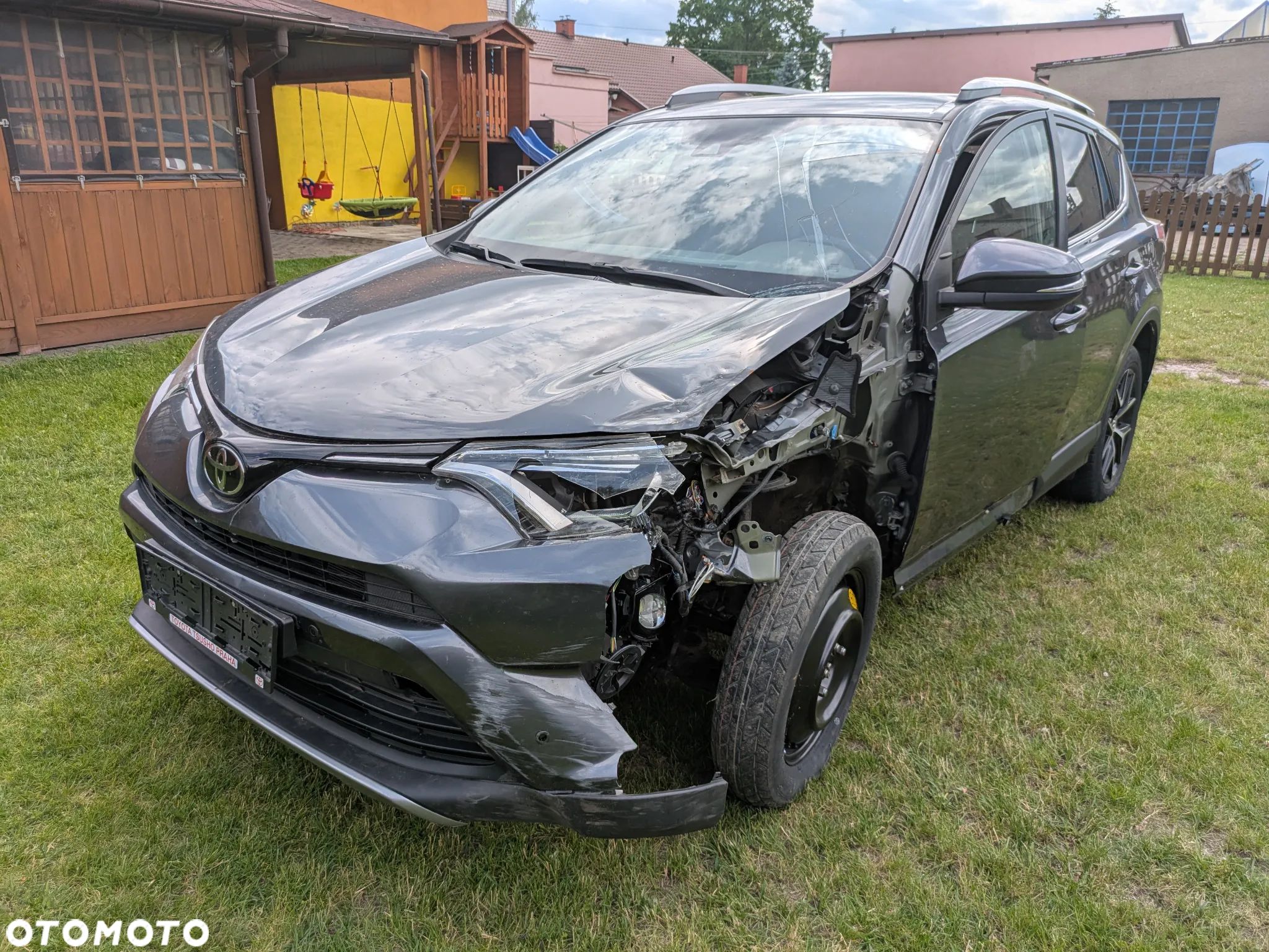 Toyota RAV4 - 1