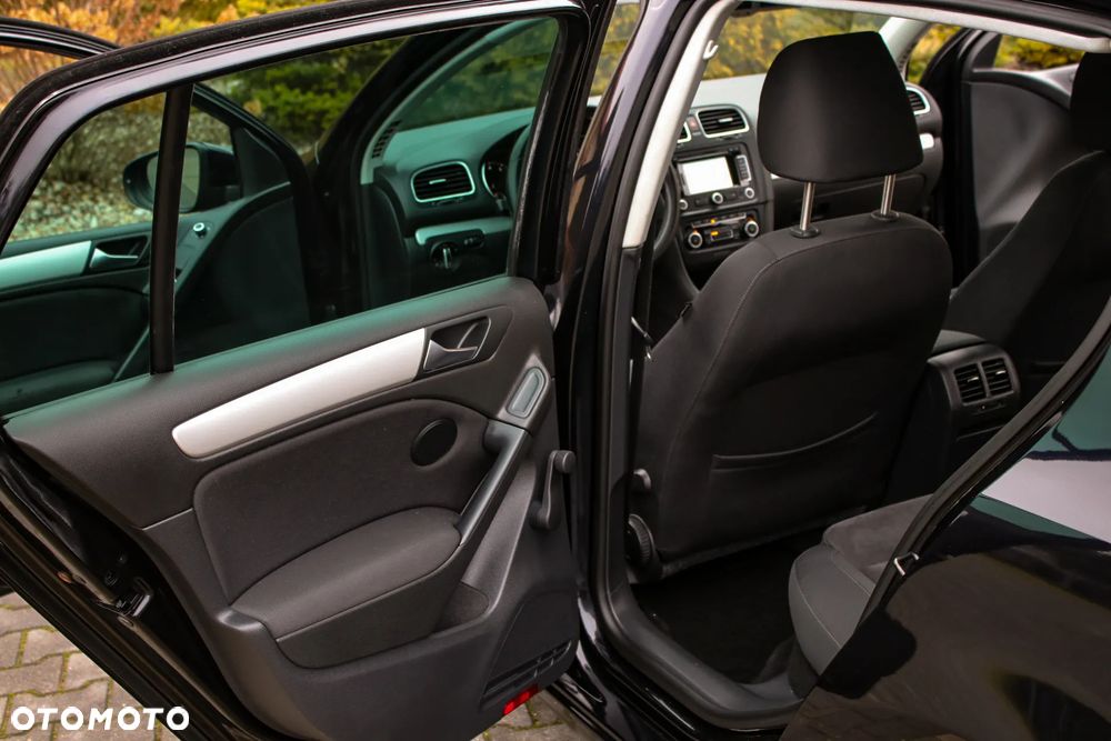 Volkswagen Golf - 28