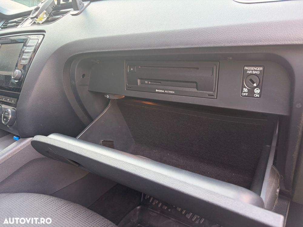 Skoda Octavia 2.0 TDI ELEGANCE DSG - 11