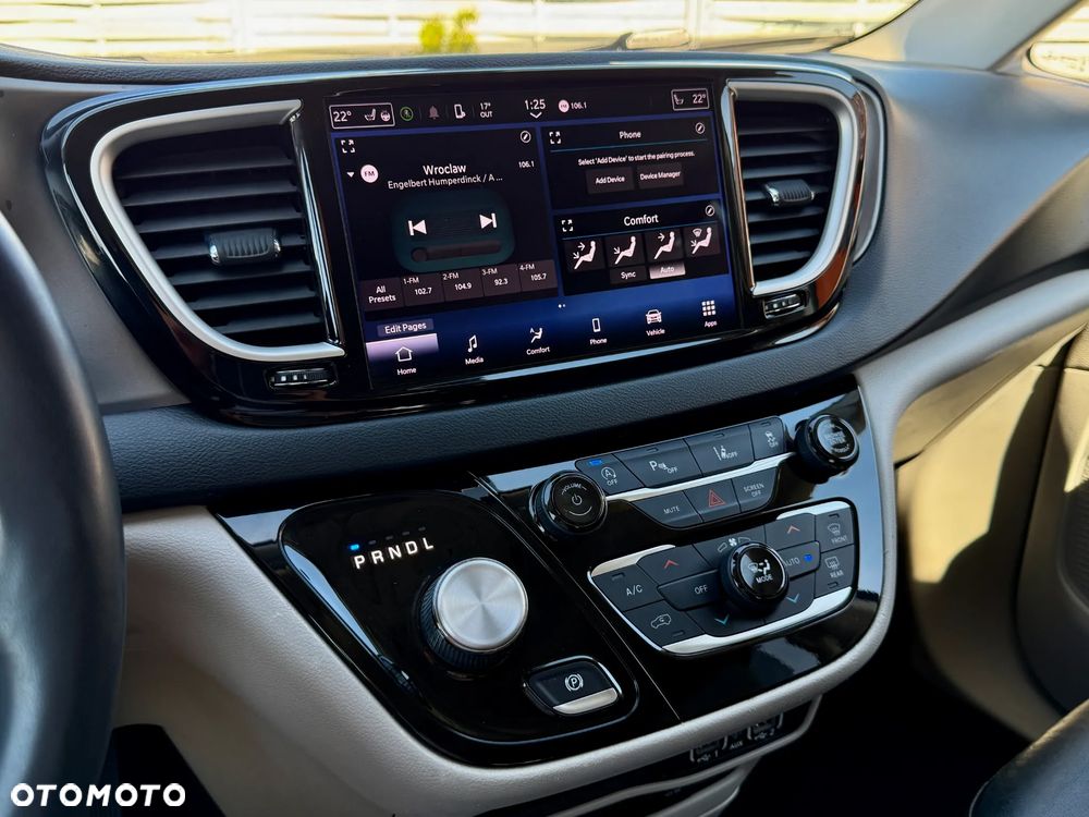 Chrysler Pacifica - 11