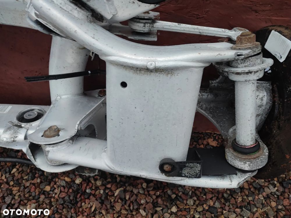 BMW E39 SEDAN ORYGINALNY KOMPLETNY WÓZEK TYŁ / BELKA ZAWIESZENIA TYŁ DO NADWOZIA SEDAN O NR.  33 31 1 097 248 / 33 31 1 094 296 / 33 31 1 094 512 / 33 31 1 094 272 / 33 31 1 092 871 OEM W BARDZO DOBRYM STANIE - 24