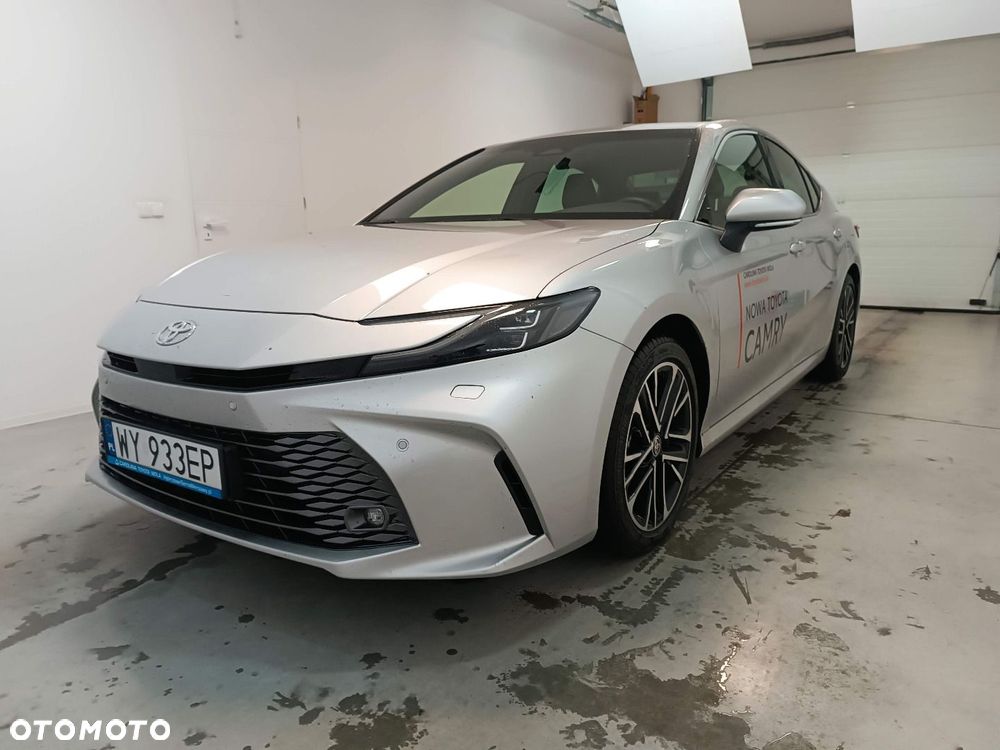 Toyota Camry - 1