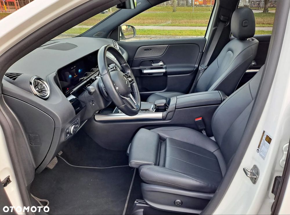 Mercedes-Benz GLA 250 4Matic 8G-DCT Progressive - 12