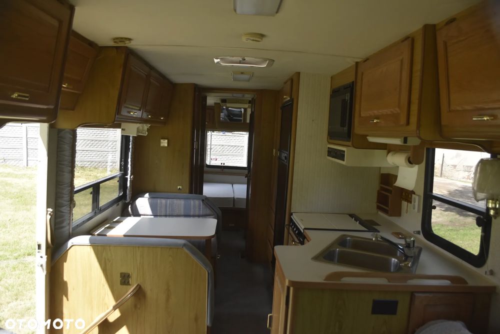 Chevrolet WINNEBAGO - 18