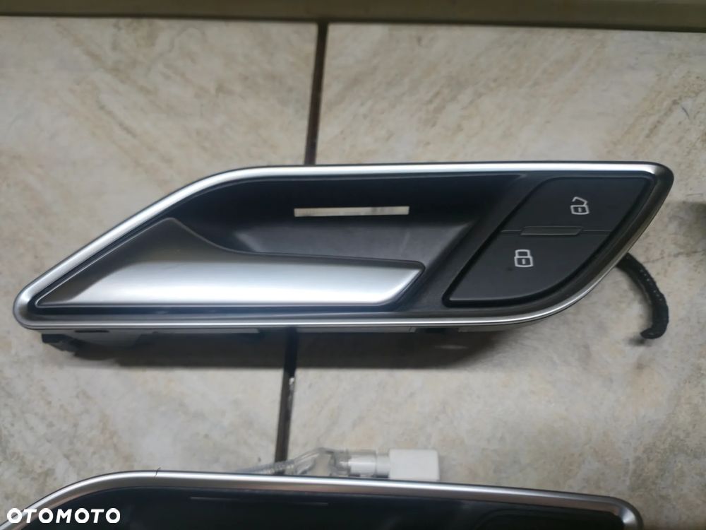 AUDI A3 8V KLAMKI WEWNĘTRZNE PODŚWIETLANE - 3