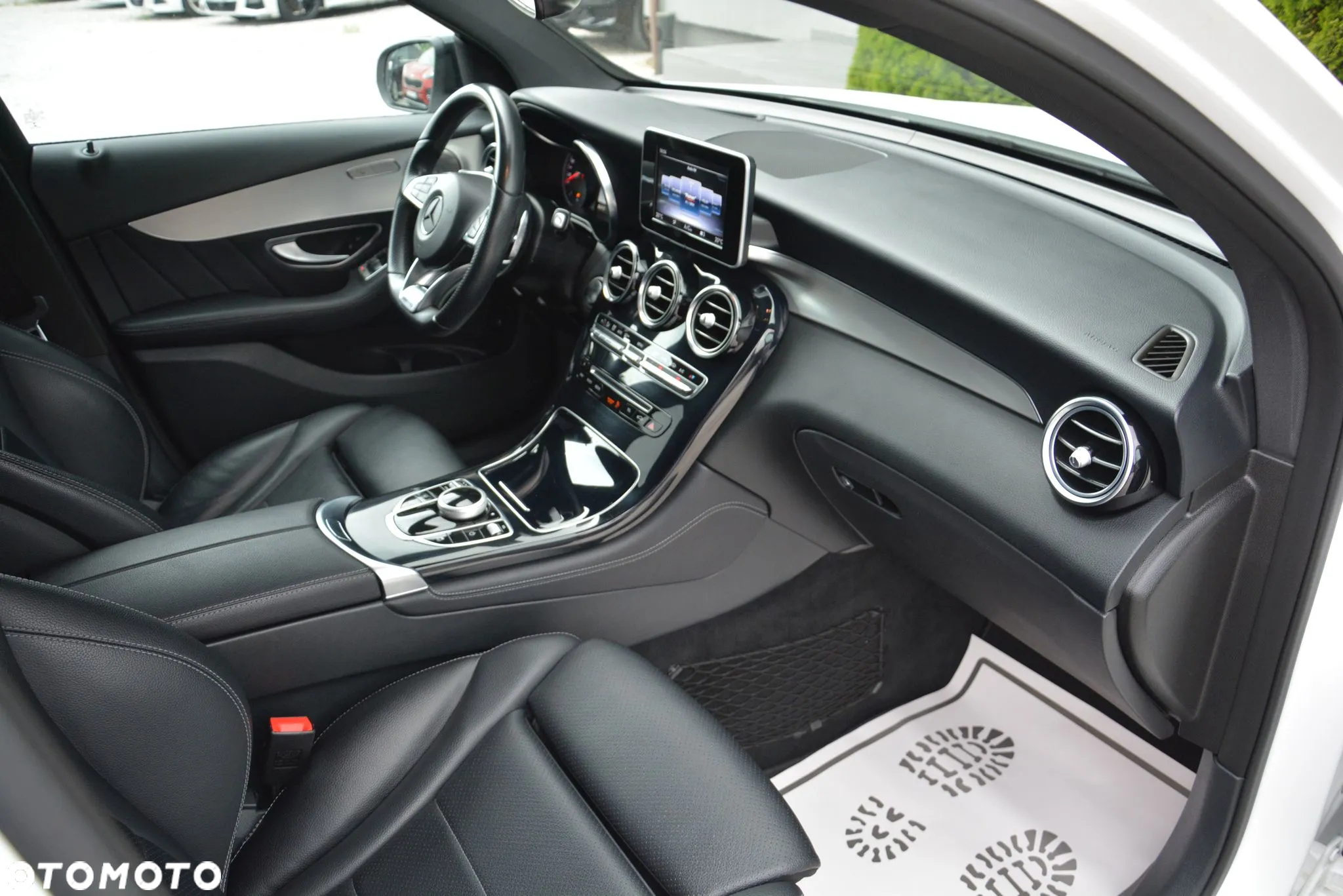 Mercedes-Benz GLC 250 d Coupe 4Matic 9G-TRONIC AMG Line - 20
