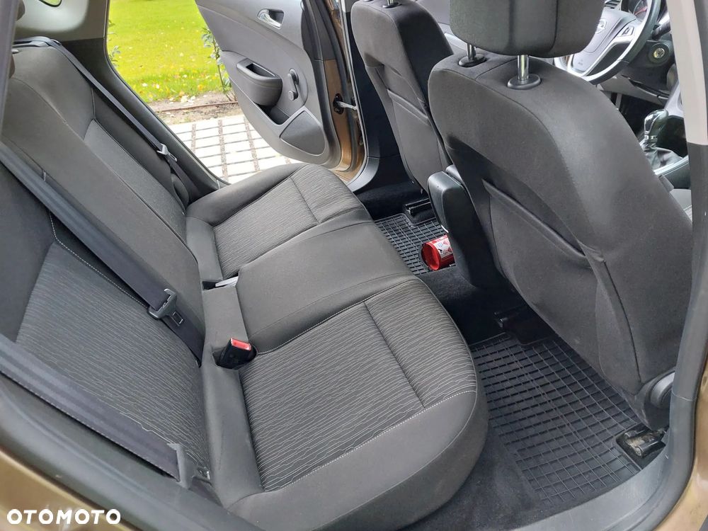 Opel Astra IV 1.4 T Enjoy - 12