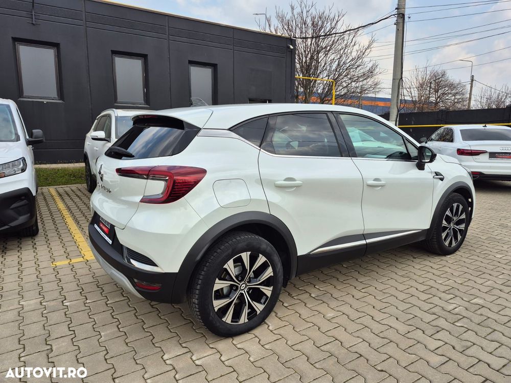 Renault Captur 140 EDC MHEV Techno - 3