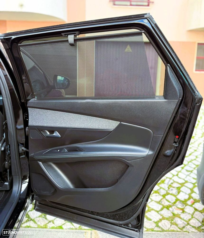 Peugeot 5008 1.2 PureTech Allure Pack EAT8 - 28