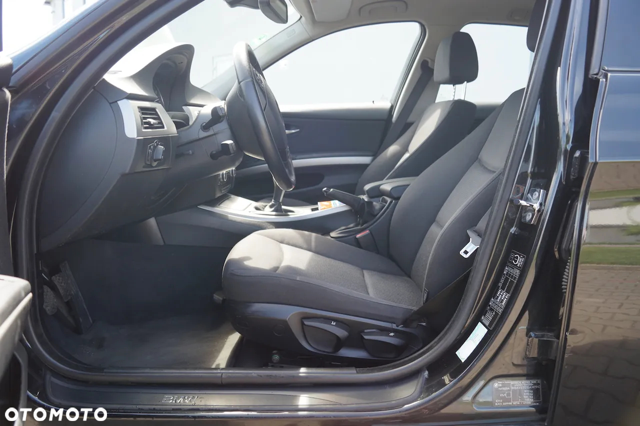 BMW Seria 3 318i Touring Edition Exclusive - 20