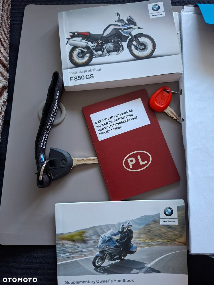 BMW F - 16