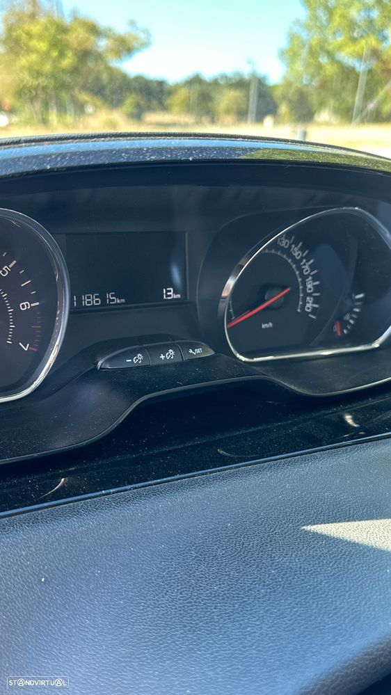 Peugeot 208 1.2 VTi Allure - 12