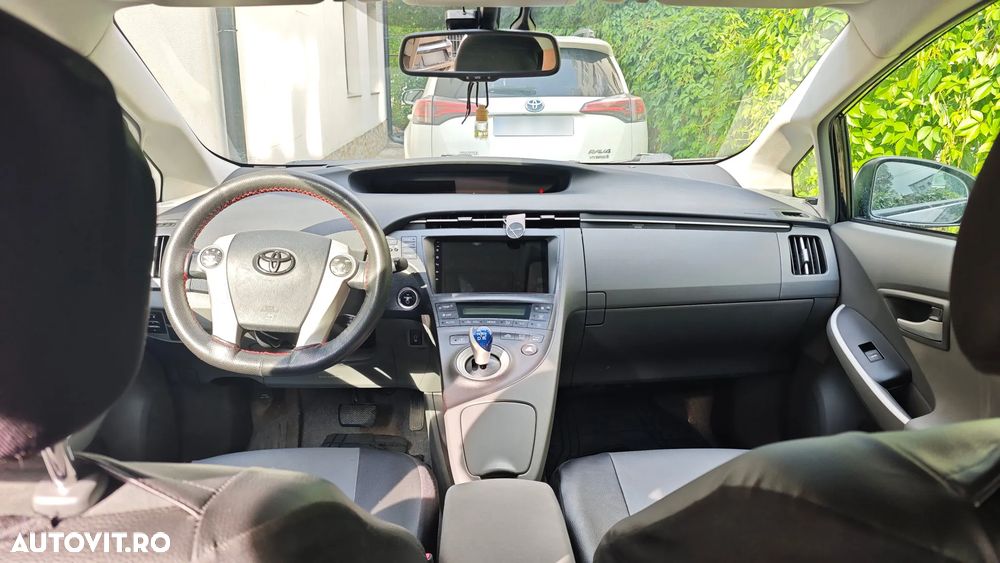 Toyota Prius - 5