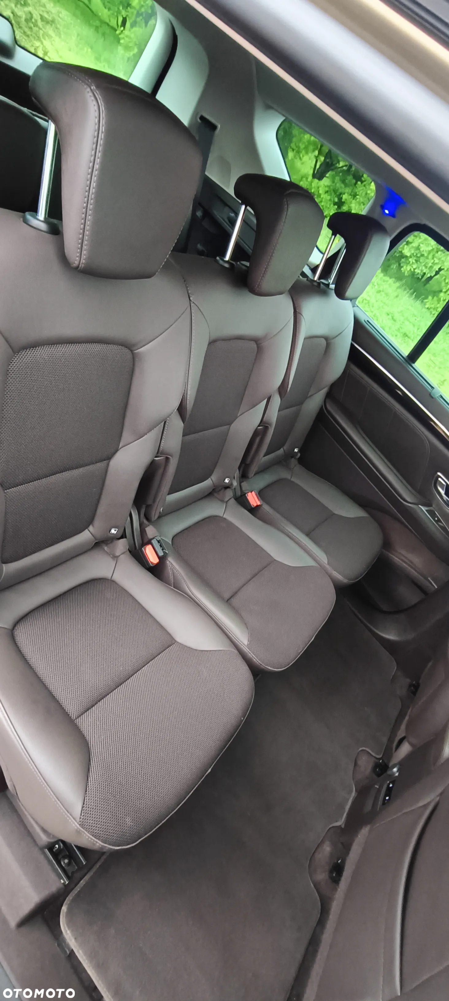 Renault Espace 1.6 dCi Energy Initiale Paris EDC 7os - 8