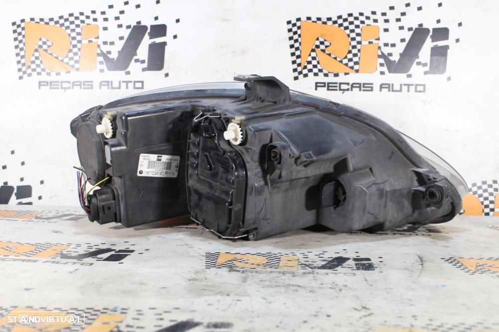 Ótica / Farol Esquerdo Seat Leon (1P1)  5P2941005d / 89315811 / Condut - 5