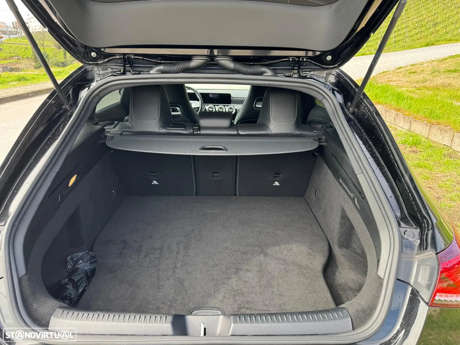 Mercedes-Benz CLA 250 e Shooting Brake AMG Line - 21