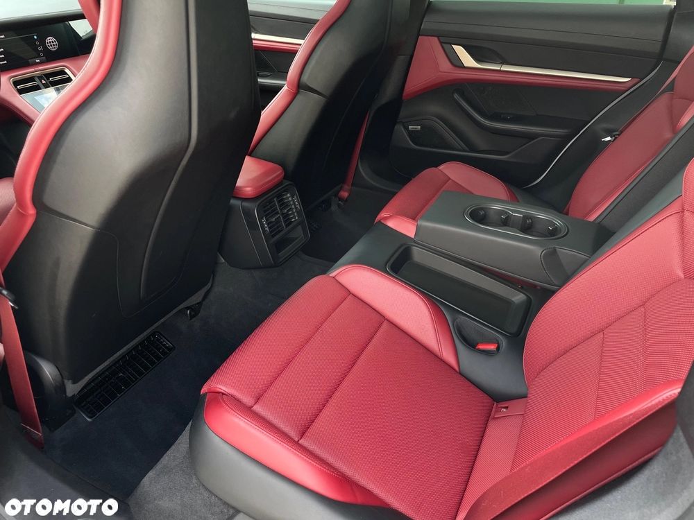 Porsche Taycan 4S Performance Plus - 26