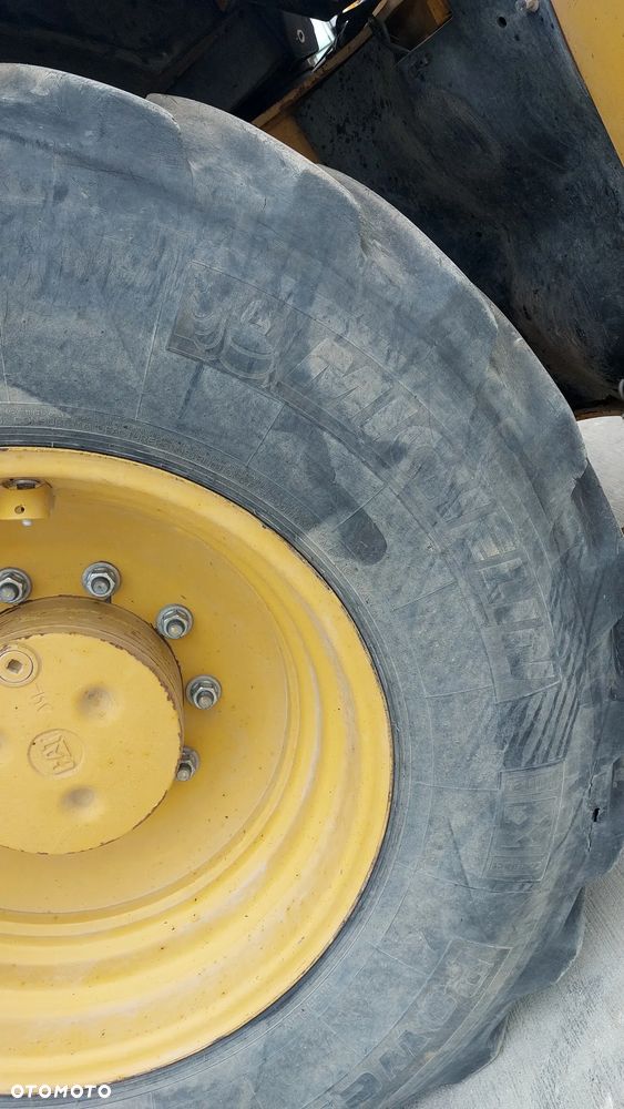 Caterpillar 432F2 - 20