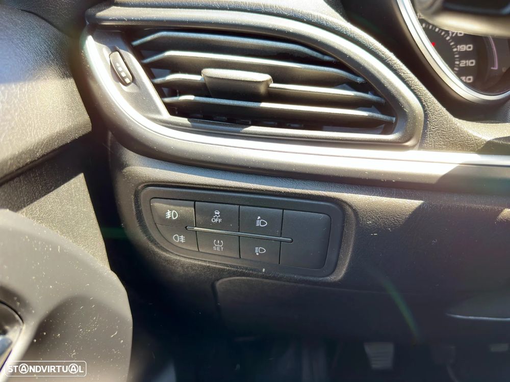 Fiat Tipo 1.3 M-Jet Lounge Tech J17 - 18