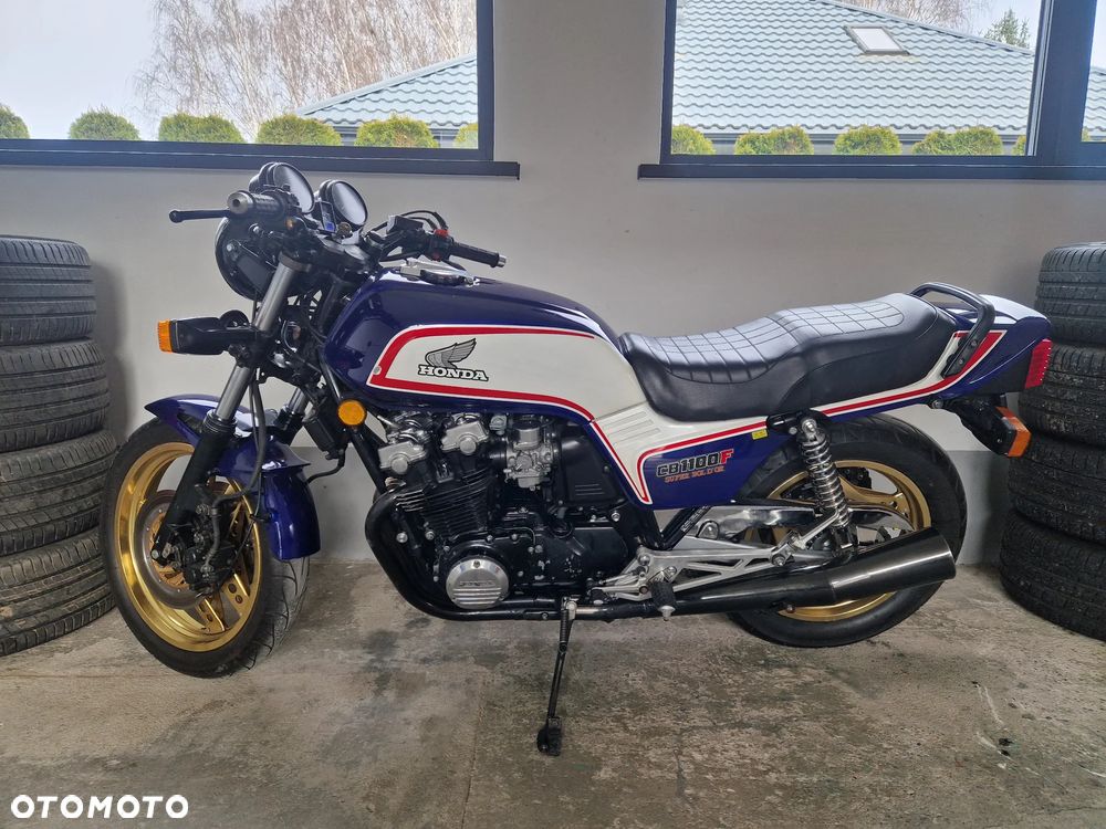 Honda CB - 1