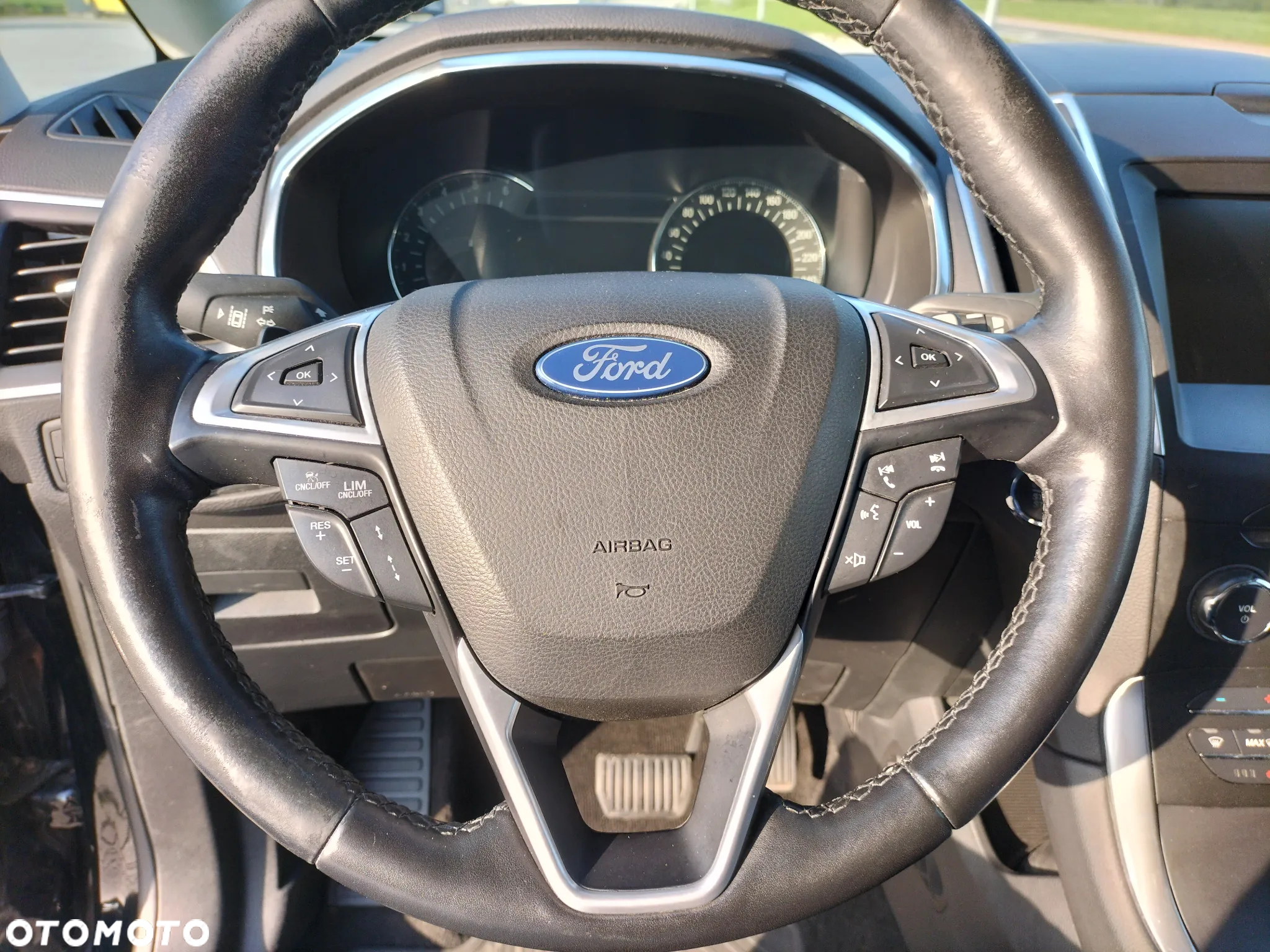 Ford Galaxy - 26