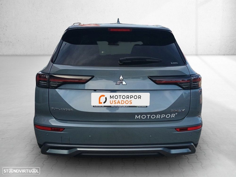 Mitsubishi Outlander - 5