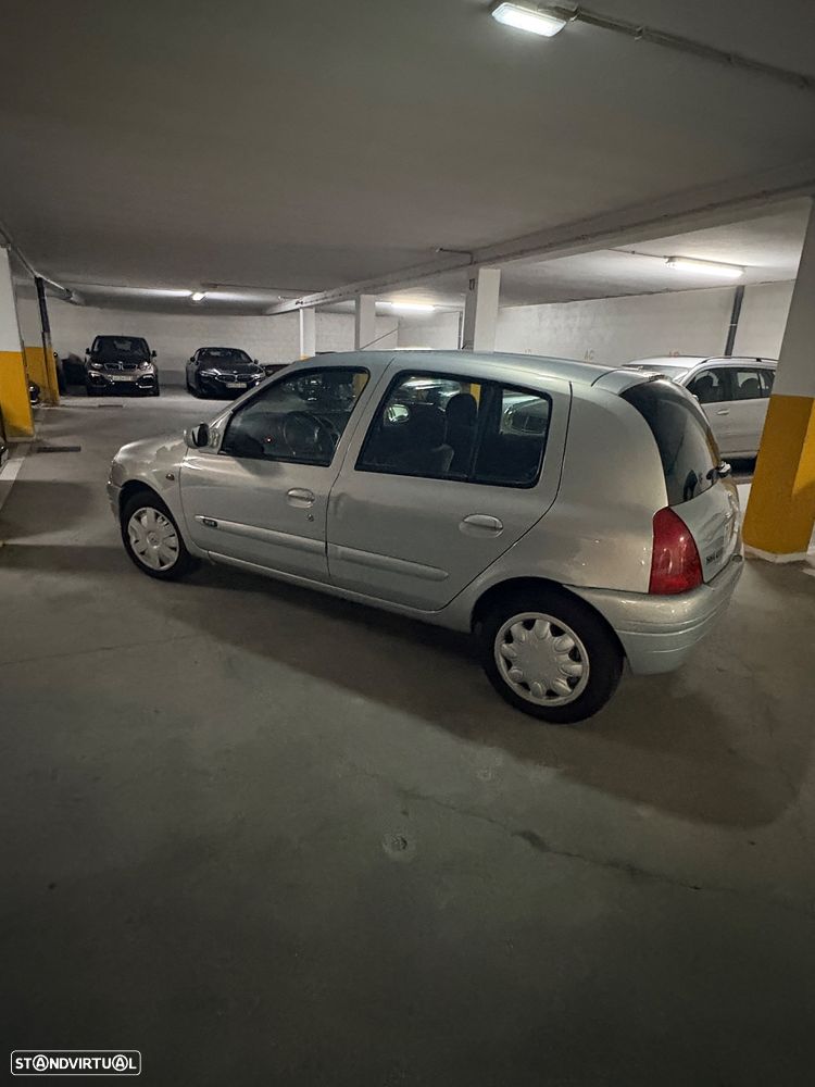 Renault Clio 1.2 - 9