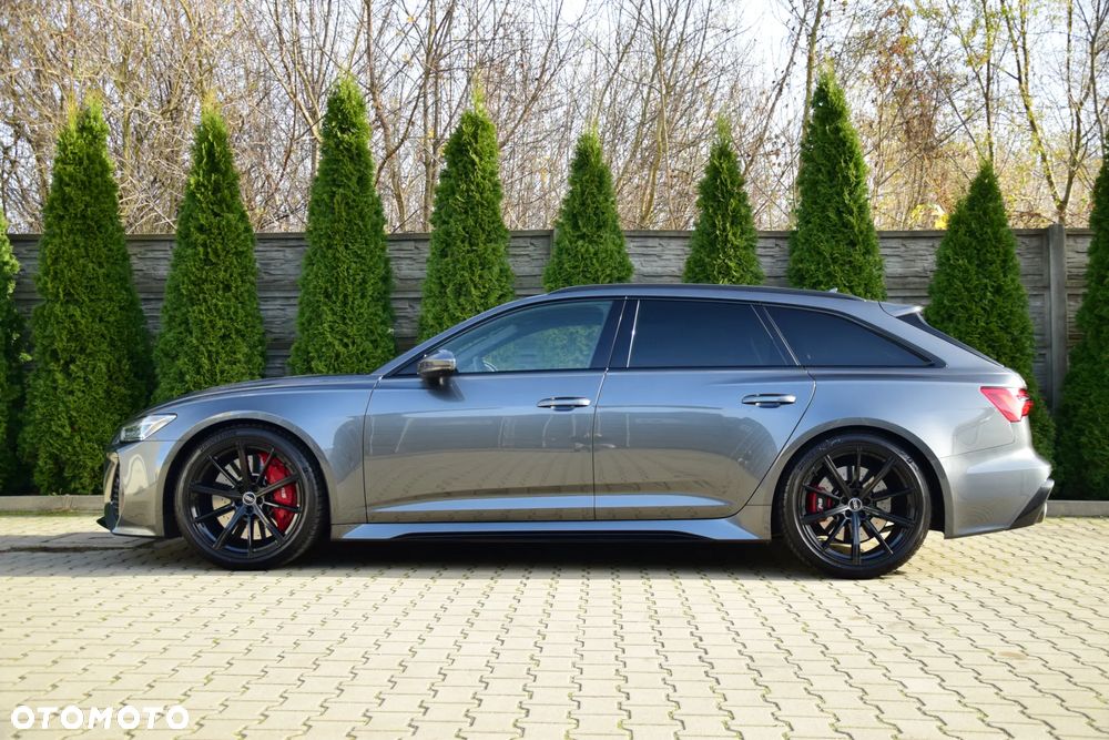 Audi RS6 Avant - 17