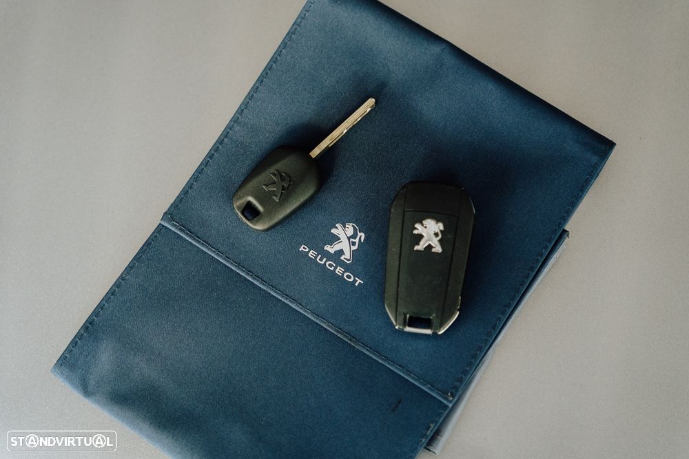 Peugeot 208 1.2 PureTech Active Pack - 21