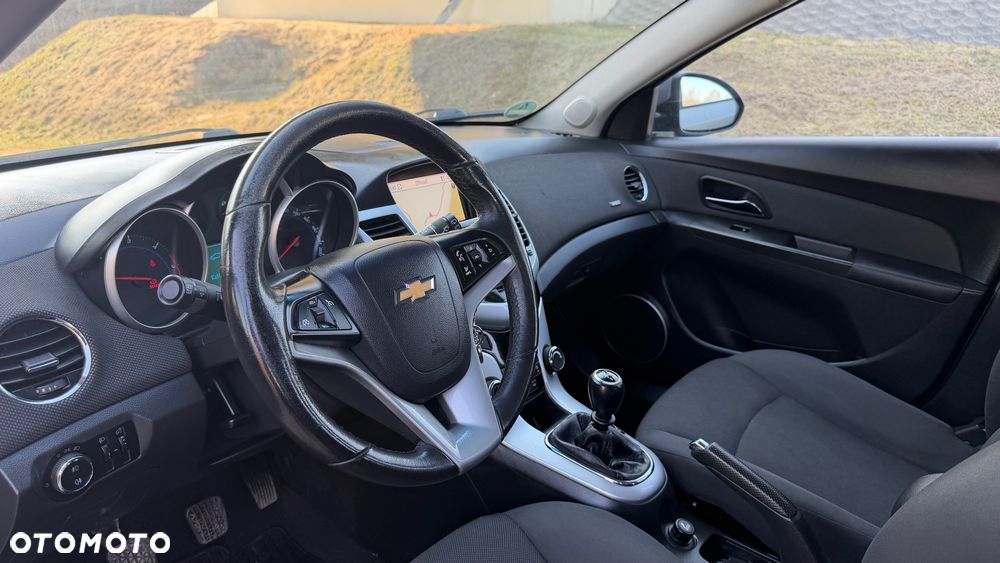 Chevrolet Cruze 1.7 LT - 24
