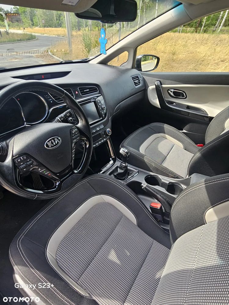 Kia Ceed 1.6 GDI Dream Team Edition - 9