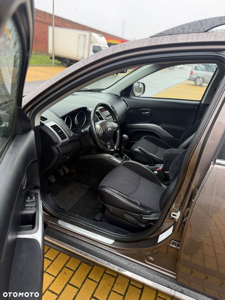 Mitsubishi Outlander 2.0 2WD Invite - 13